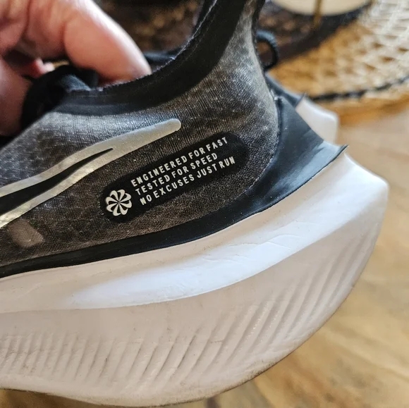 Nike Zoom Gravity shoes- 9 - Picture 11 of 14